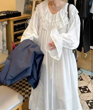 Alley by w closet 빅칼라 볼륨 슬리브 원피스