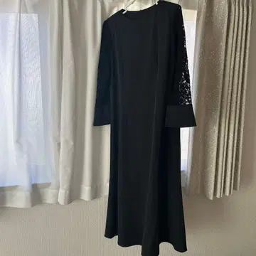 새상품급 mila owen 레이스 슬리브 롱 원피스