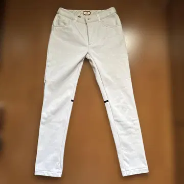 뉴발란스 슬림핏 화이트 팬츠