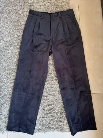 벨로아 슬랙스 2턱 플리츠 와이드 블랙