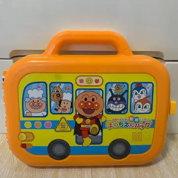 호빵맨 완구 버스 디자인