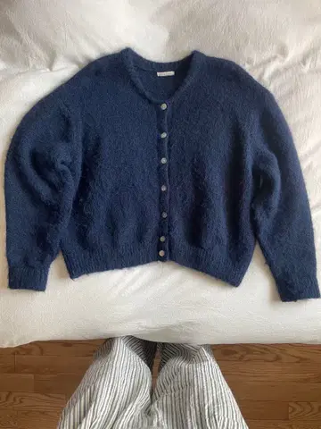 네이비 모헤어 버튼 가디건