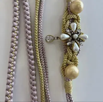 꽃 모양 오비 고정 띠, 더스티 핑크와 골드 컬러