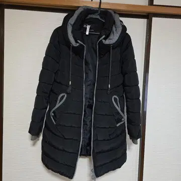 블랙 퀼팅 하프 코트 Size는 L