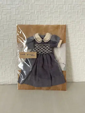 브라이스 리카짱 1/6 인형 드레스 아웃핏 스모킹 자수