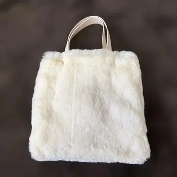 아이보리 퍼 토트백