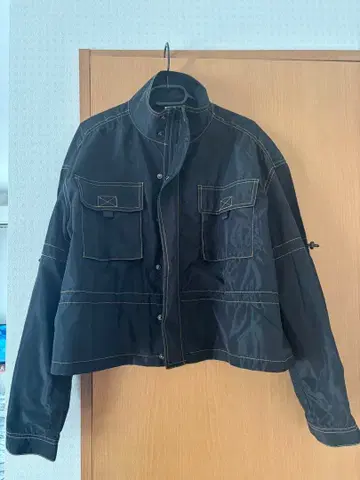 CONTRAST STTICH CROPPED JACKET