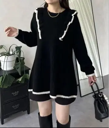 prose verse 바이컬러 프릴 페플럼 니트 블랙