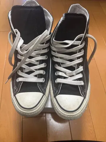 CONVERSE 블랙 하이컷 스니커즈