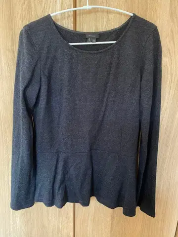 theory 페플럼 긴팔 상의 S 블랙에 가까운 다크 그레이