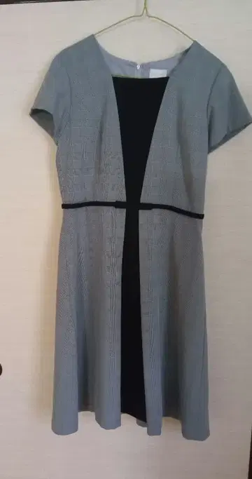 엠마 제임스 반팔 무릎 기장 원피스 11호 그레이/블랙