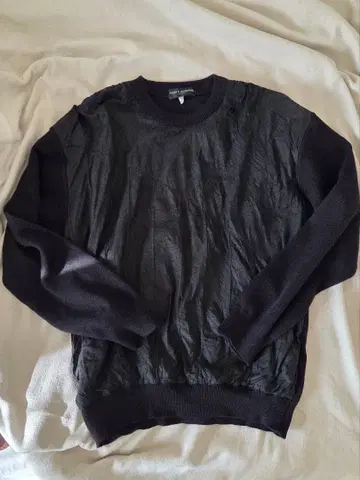 스웨이드 절개 니트