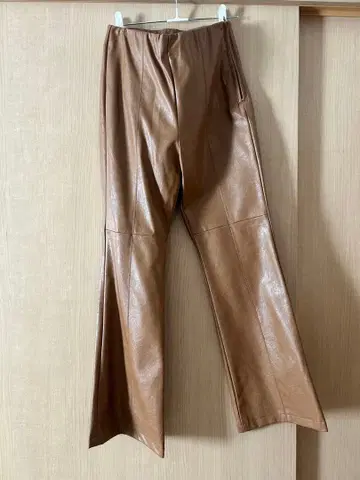 EMODA 브라운 가죽 팬츠