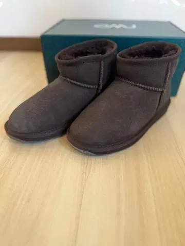 에뮤 마이크로스틴거 US5 22cm 새상품급