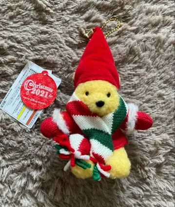 곰돌이 푸 인형 배지 디즈니 크리스마스 2021