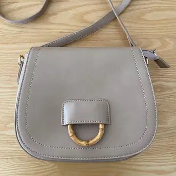 숄더백 가죽풍 베이지 사선 여성용 대나무 핸들 포함