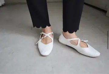 [ 미사용 새상품 ] ella 스캘럽 레깅스 팬츠 블랙