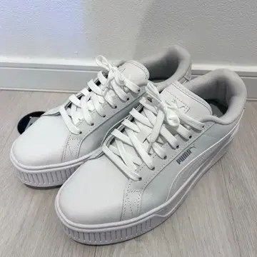 [새상품급] PUMA 통굽 화이트 스니커즈 24.5cm