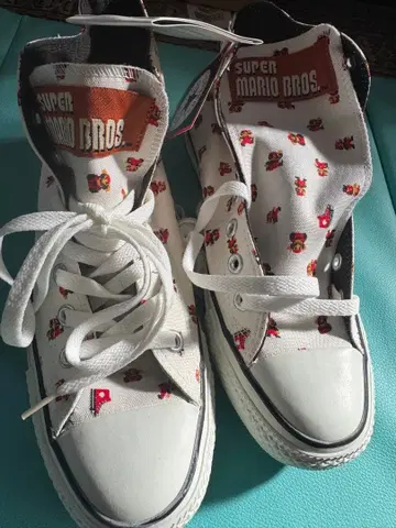 컨버스 척 테일러 올스타 슈퍼 마리오 패턴