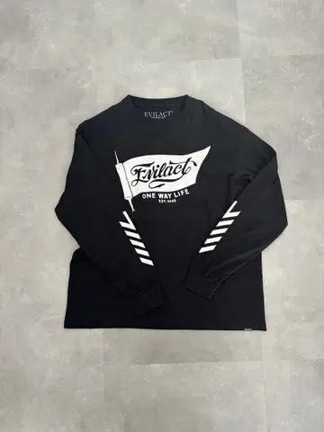 Evilact 롱슬리브 티셔츠 블랙 [ L ]