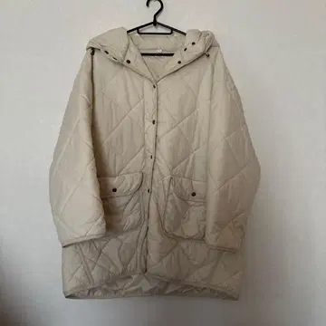 LUPILIEN 아이보리 퀼팅 자켓 후드 부착