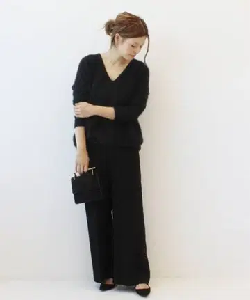 두지엠 클라세 FUWA 샤기 V넥 풀오버