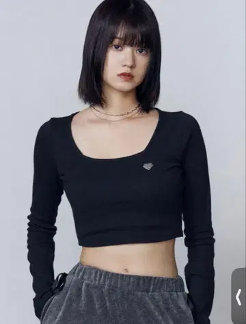 EMODA 크로스 크롭 핏 탑