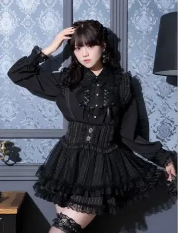 노에미 NOEMIE 고딕 하트 스핀들 블라우스