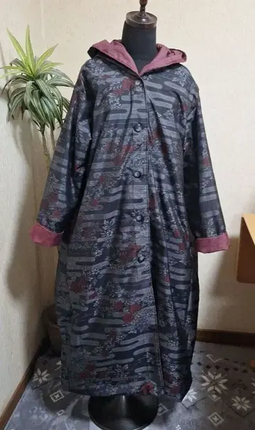 기모노 리메이크 후드 리버서블 코트 블랙 x 크림슨 오시마 명주