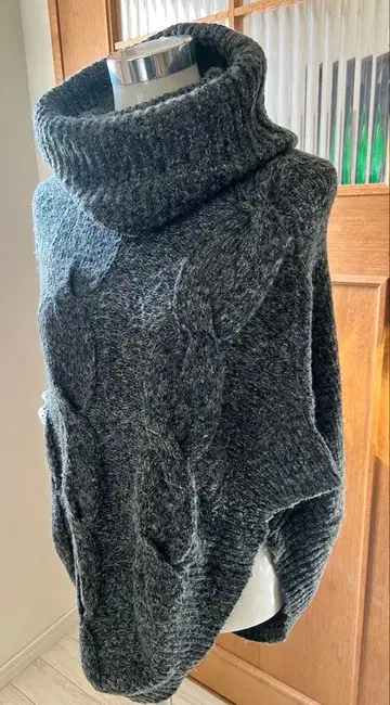 switch 다크 그레이 케이블 니트 판초