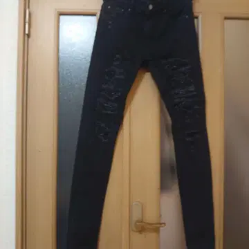 mnml 블랙 스키니 데님 데미지 가공