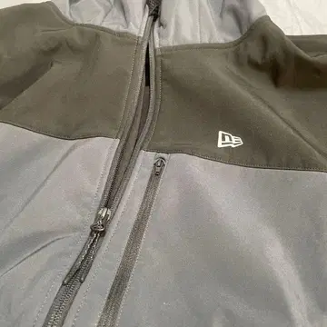 쉘 자켓 플래그 로고 그레이