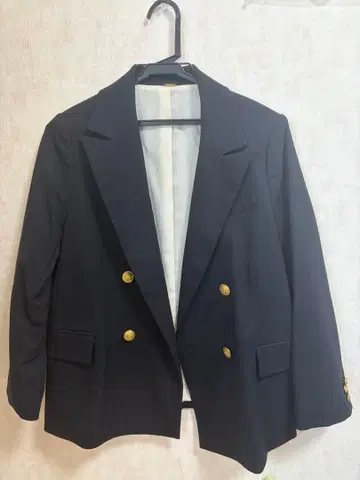 Mila Owen 금장 버튼 더블 블레이저 컴팩트 자켓