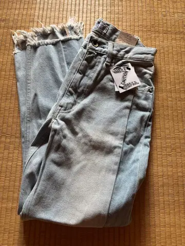 라이트 블루 프린지 밑단 데님