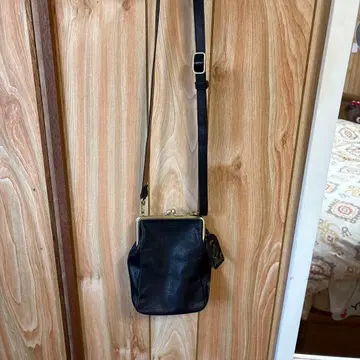 genten 무민 블랙 가죽 가마구치 숄더백