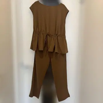 Elura 브라운 셋업 L 사이즈