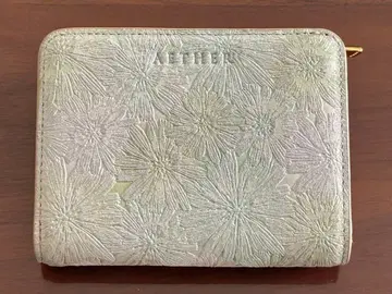 AETHER 꽃무늬 엠보싱 접이식 지갑