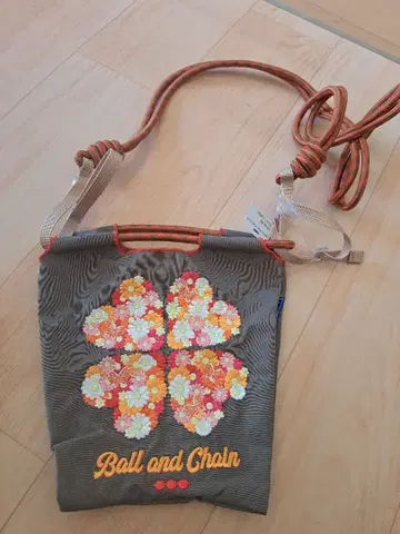 볼 앤 체인 S 사이즈 클로버