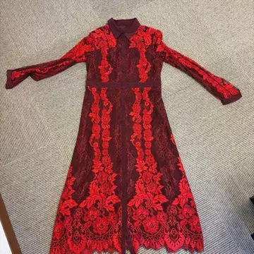 그레이스 콘티넨탈 다이아그램 빨간색과 브라운 레이스 드레스