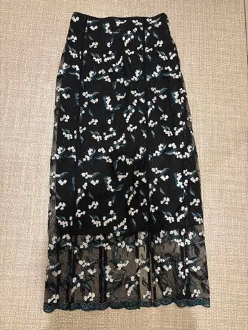 릴리 브라운 LILY BROWN 자수 스커트