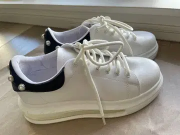 EVOL 펄 장식 통굽 스니커즈 화이트 x 블랙 1회 사용 새상품급