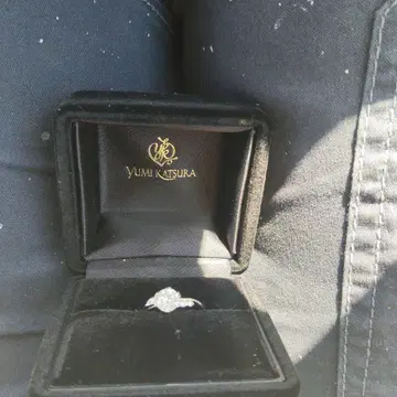 유미 카츠라 다이아몬드 반지