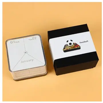 달력을 넘기면 축구공에 축구 디자인 달력