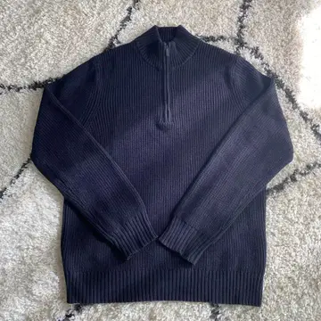 [미사용] Calvin Klein Jeans 하이넥 스웨터 블랙