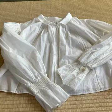 미착용 투모로우랜드 화이트 블라우스