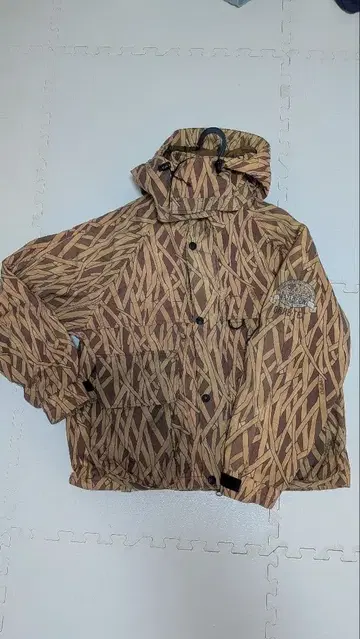 'Cabela's' cattail camo mountain parka /