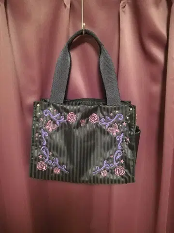 새상품급 안나수이 토트백 자수 블랙