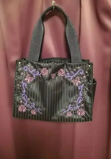 새상품급 안나수이 핸드백 토트백 자수 블랙