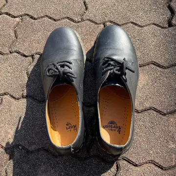 닥터마틴 블랙 가죽 캐주얼 슈즈