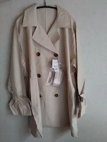 INGNI-잉그-미디 기장 BIG 트렌치코트: 새상품 택 포함 베이지